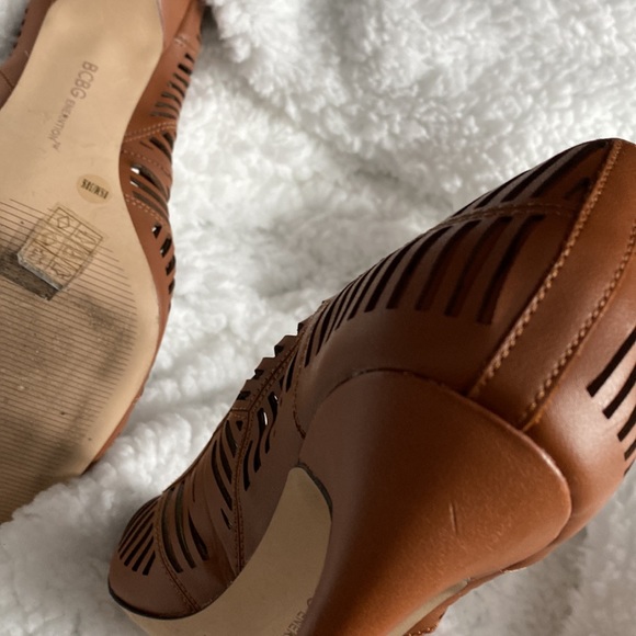 3 for $20 💜 BCBGeneration Pumps - Picture 6 of 9